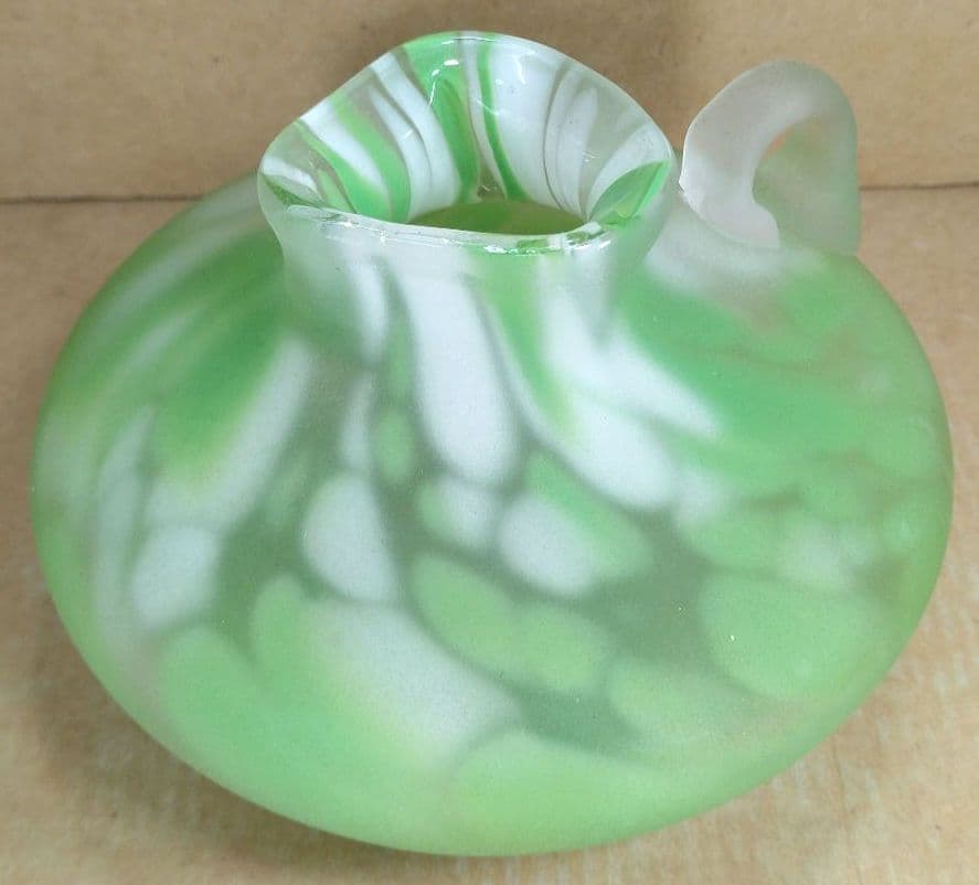 【本物保証】藤田喬平 手吹 花瓶(白,緑系) 共箱 美品