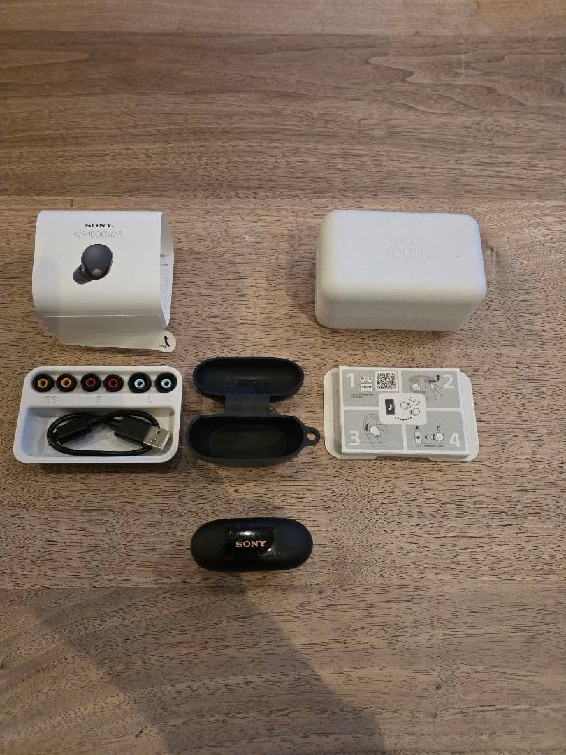 SONY ワイヤレスイヤフォン　WF-1000XM5ブラック美品シリコンカバー付