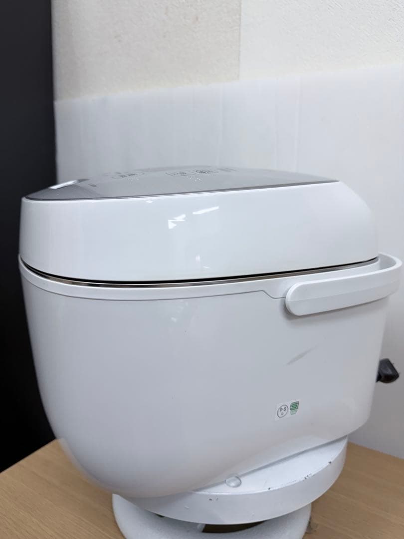 TOSHIBA 東芝 IHジャー炊飯器RC-18VXN 1.8L 2020年製