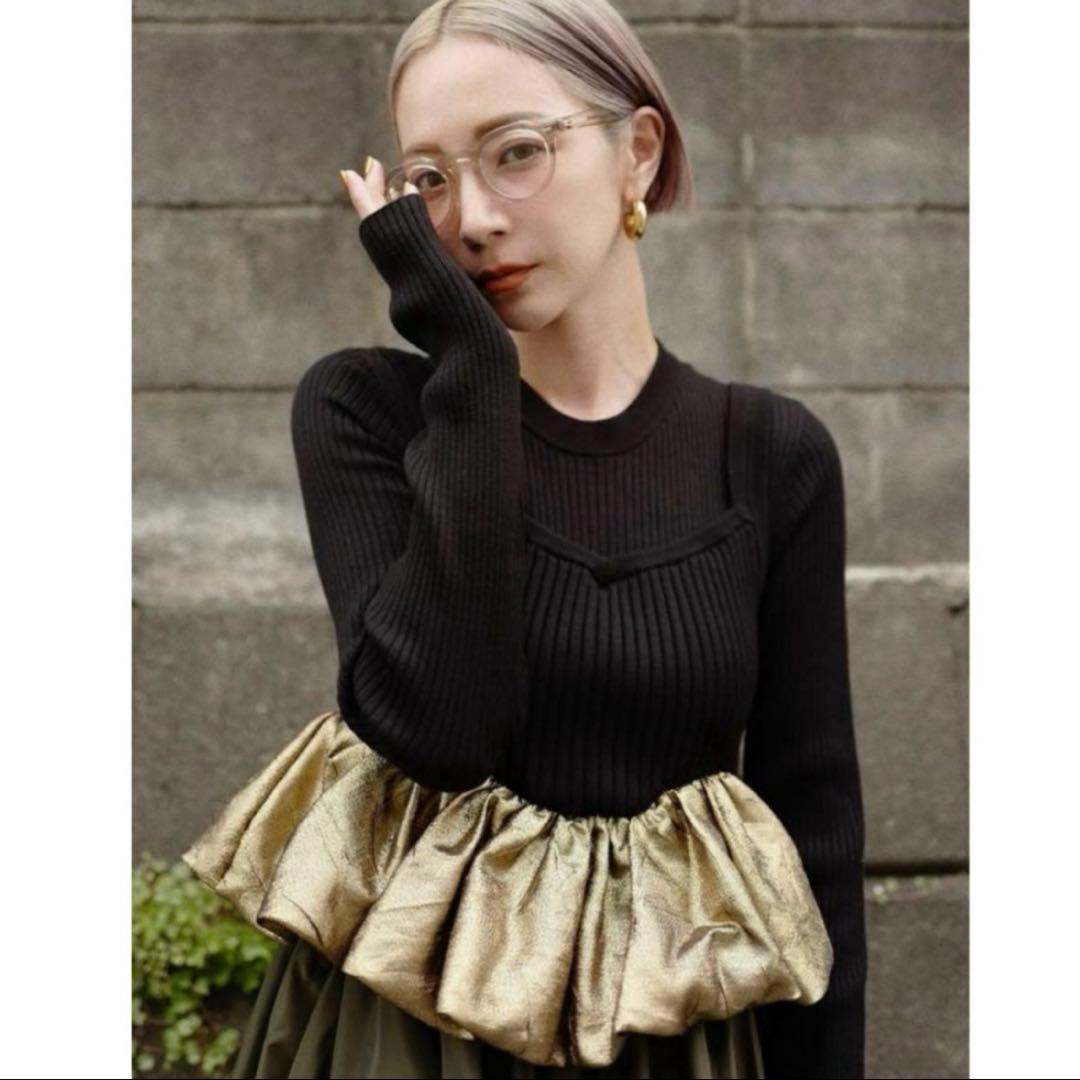 OMMO メタリックバルーンニット ビスチェ　ゴールド　タグ付き