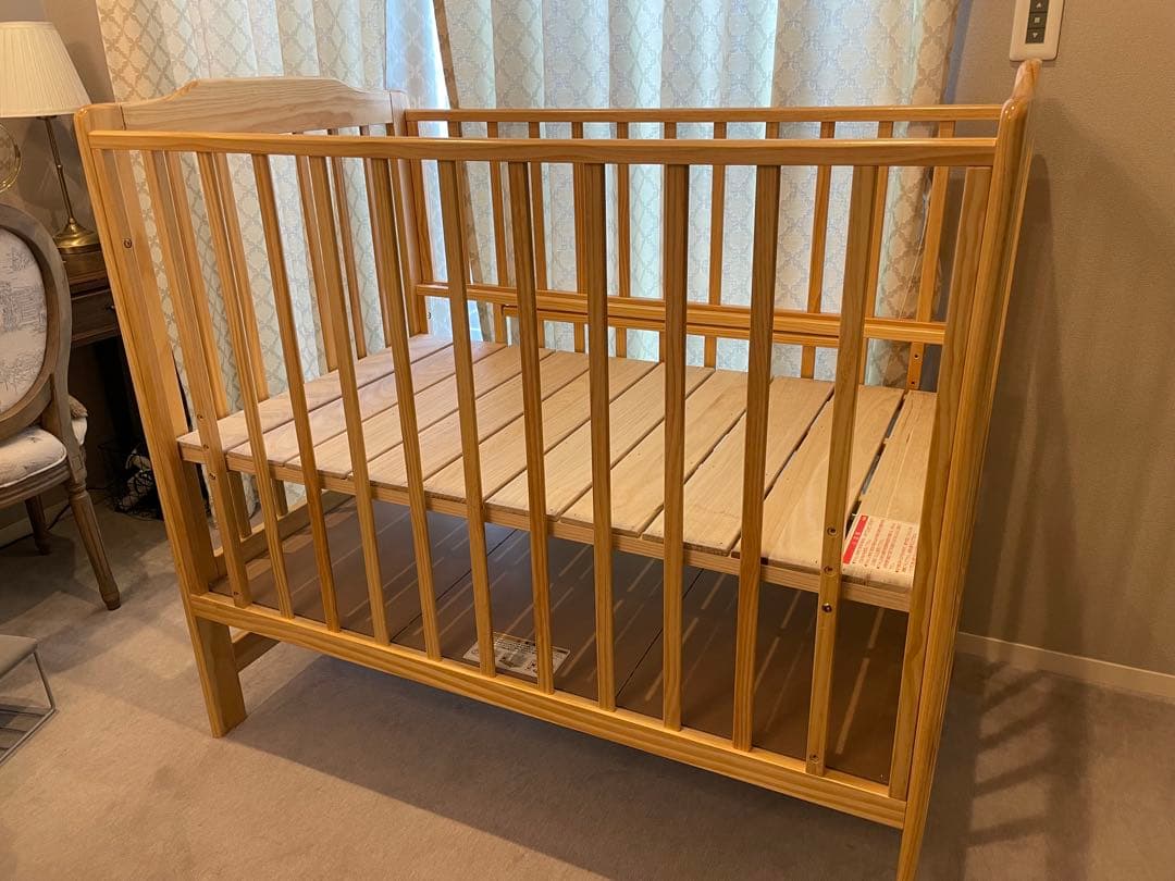 カトージ　ハイシートベビーベッド