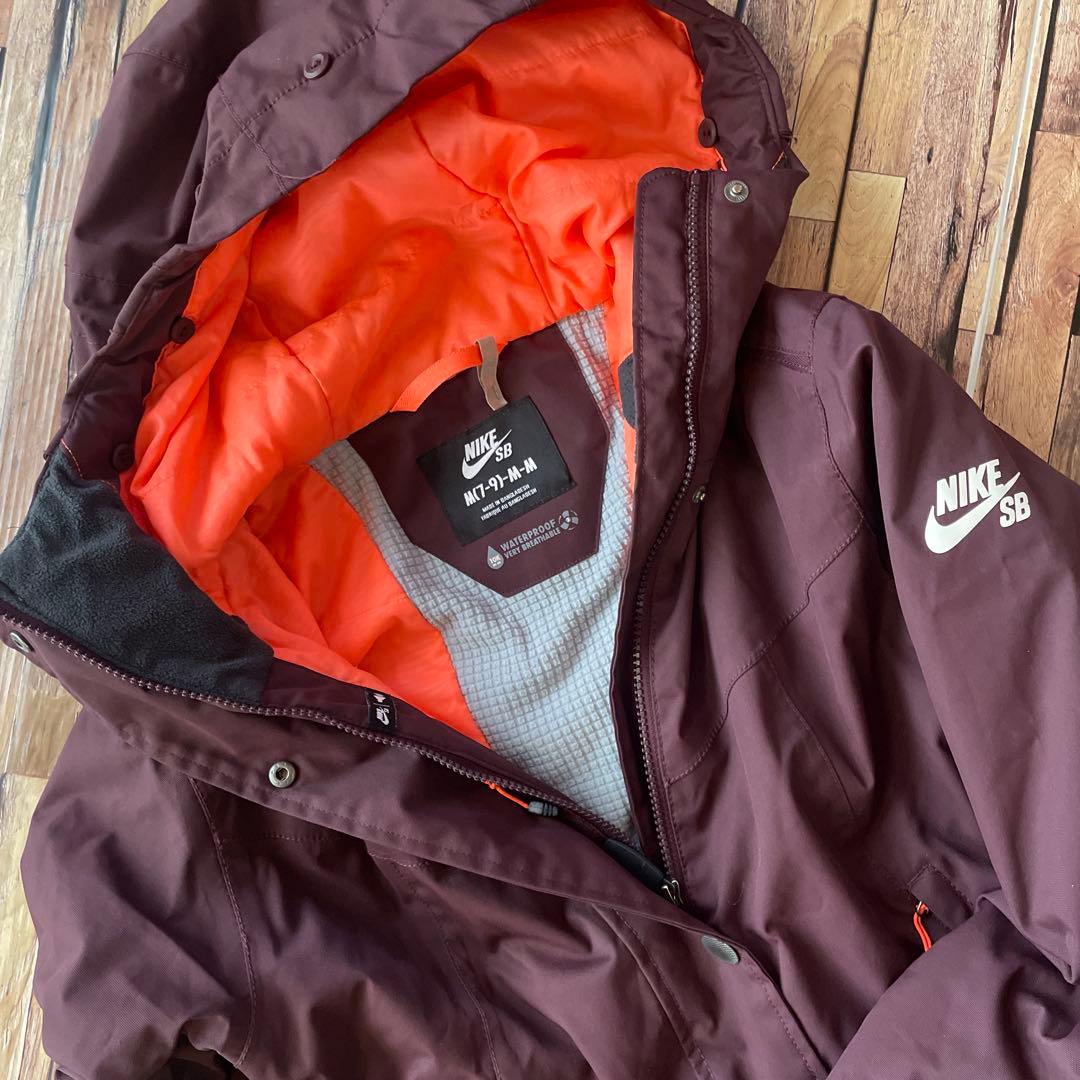 スノー仕様のNIKE SBジャケットHUDSON PARKAナイキSB(M)