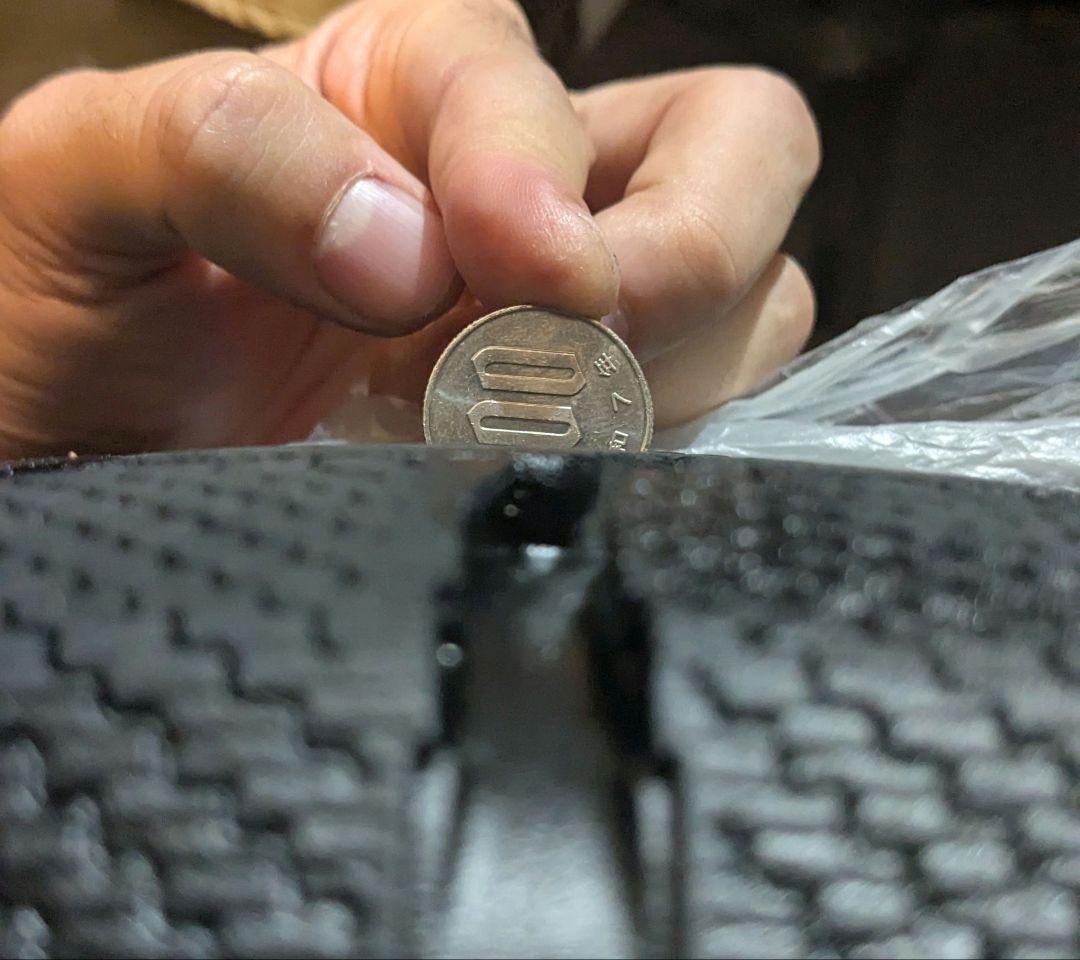 スタッドレスタイヤ４本セットおまけ付215/65R16　ウィンタートランパスTX