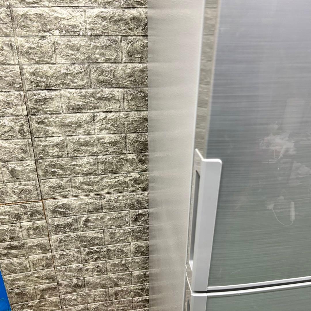 809シャープ　中型　冷蔵庫　225L 小型　一人暮らし　右開き　1〜3人暮らし