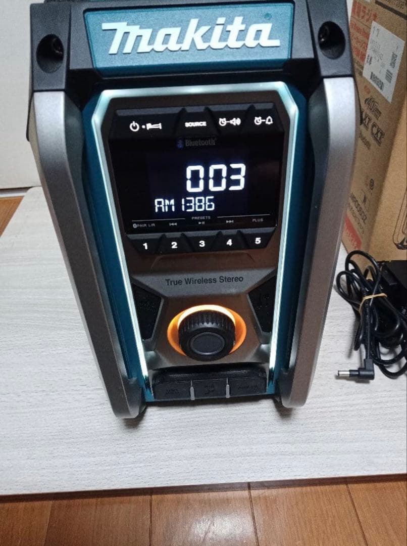 マキタ　Makita　現場ラジオ　MR005GZ　充電式ラジオ　40V対応