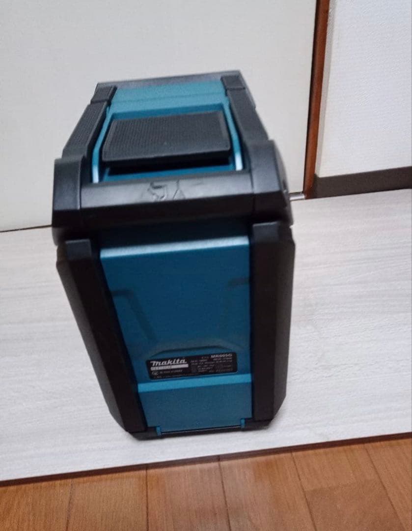 マキタ　Makita　現場ラジオ　MR005GZ　充電式ラジオ　40V対応