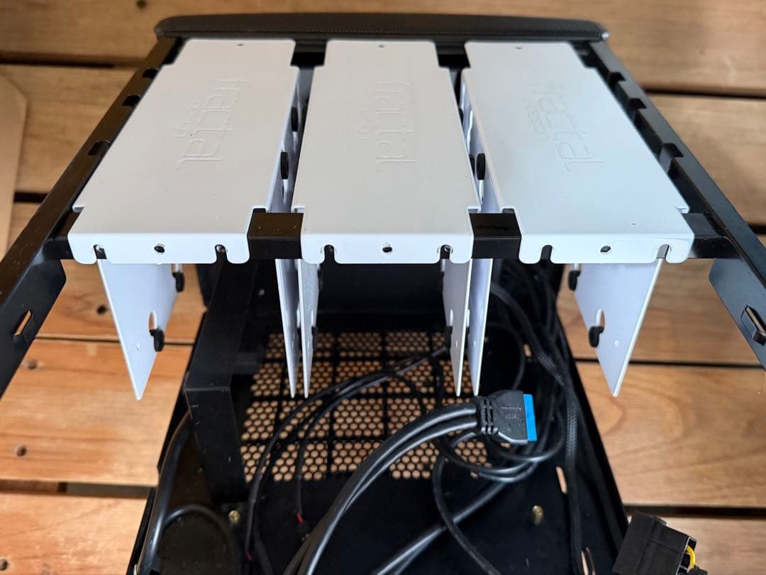 Fractal Design Node 304 Mini ITX ケース