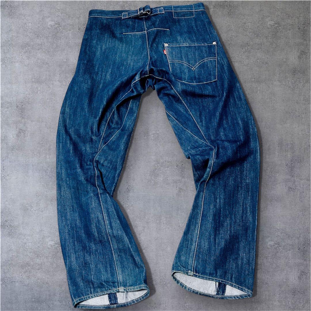 リーバイス　エンジニアード　ルーズ　W31 シンチバック　立体裁断　ブルー