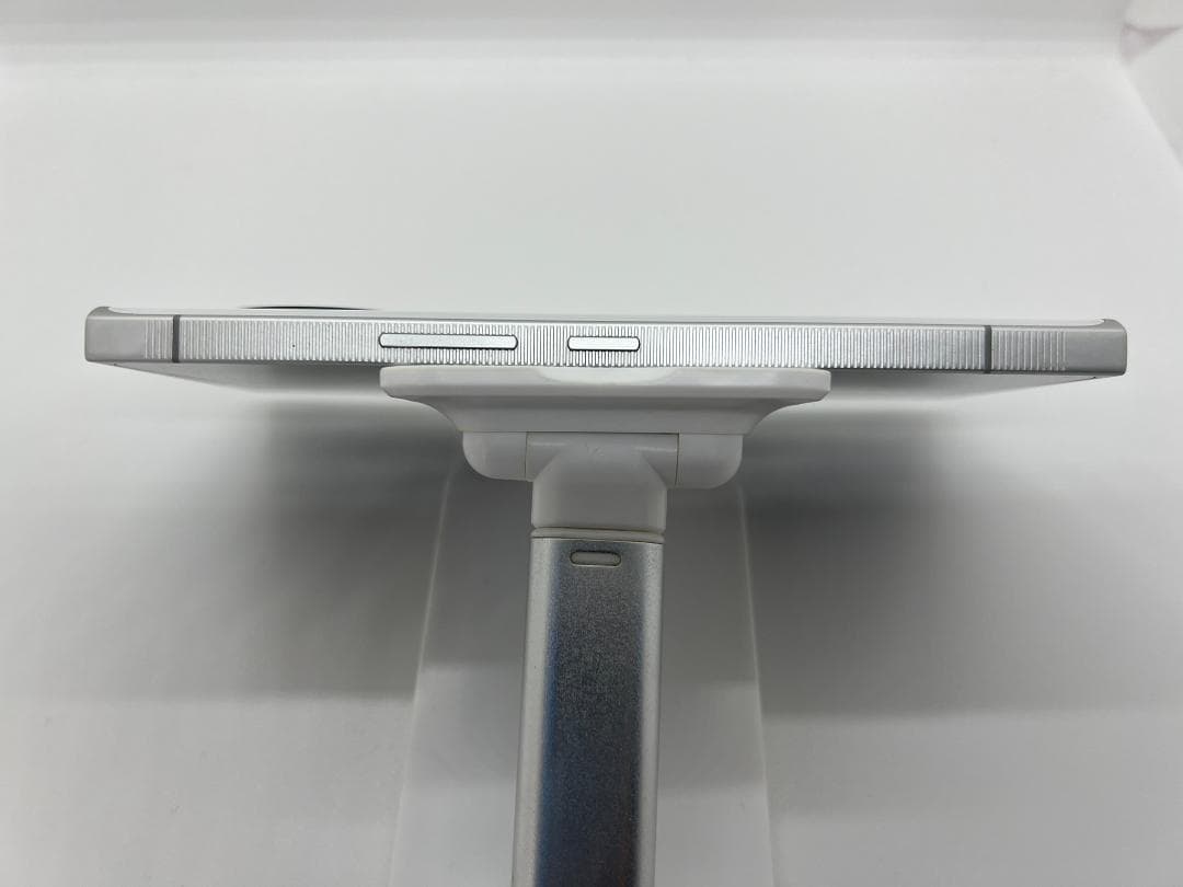 スマートフォン本体 LEITZ PHONE2 LP-02 Leica white