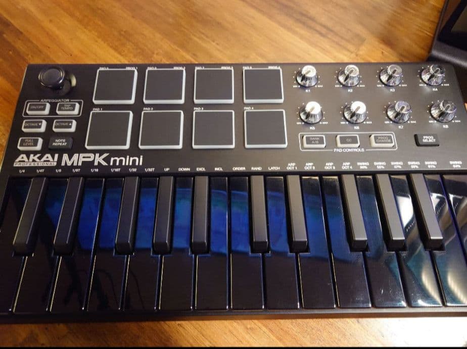 AKAI MPK mini キーボード