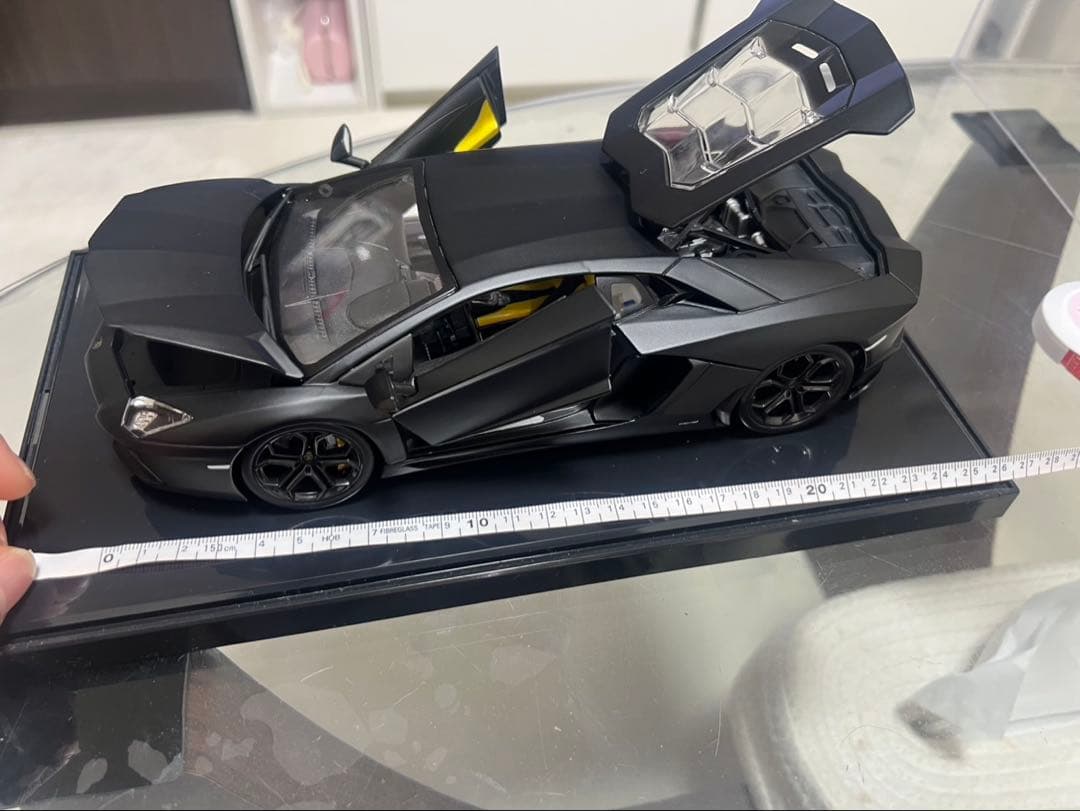 ランボルギーニアヴェンタドール1/18