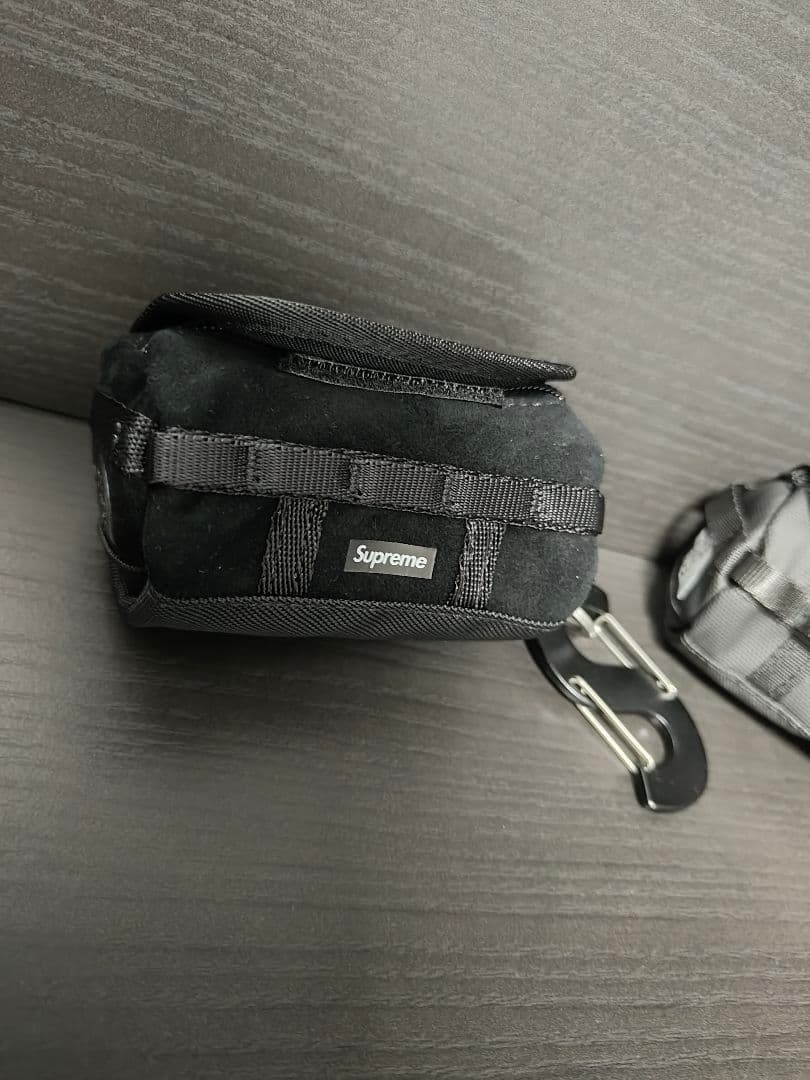 シュプリームキーホルダー