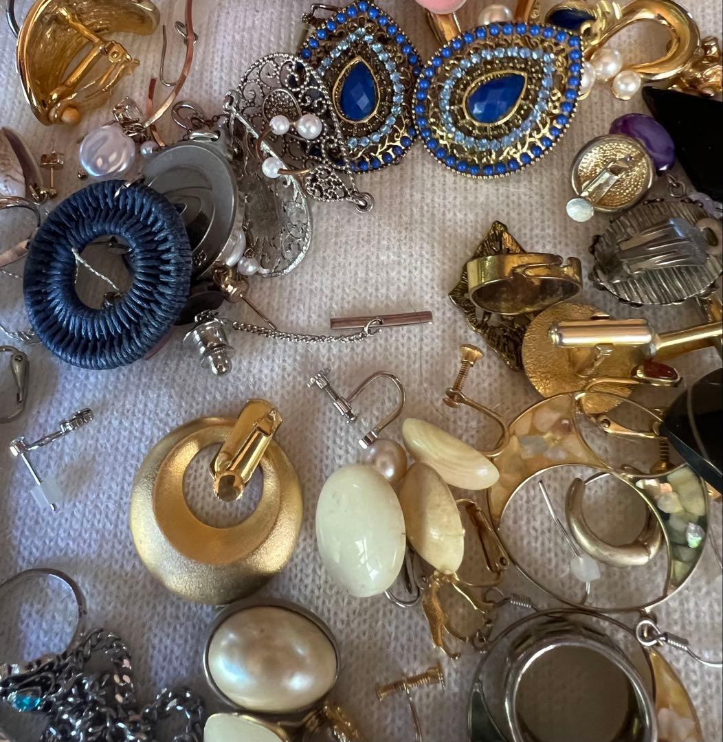 アクセサリー、装飾品まとめ売り。2.2kgお得