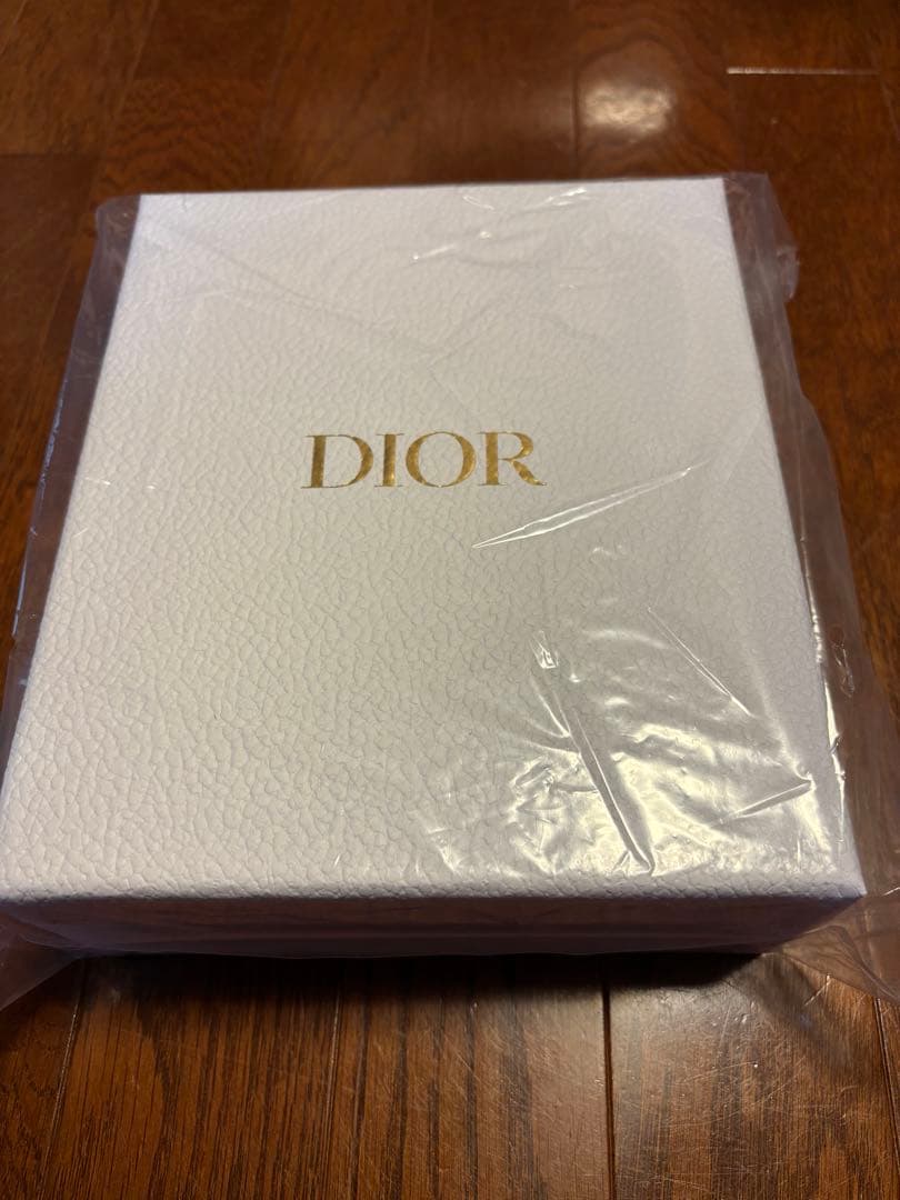 ディオール　バースデーギフト　ジャドールオードゥパルファン　ヘアミスト、ブラシ