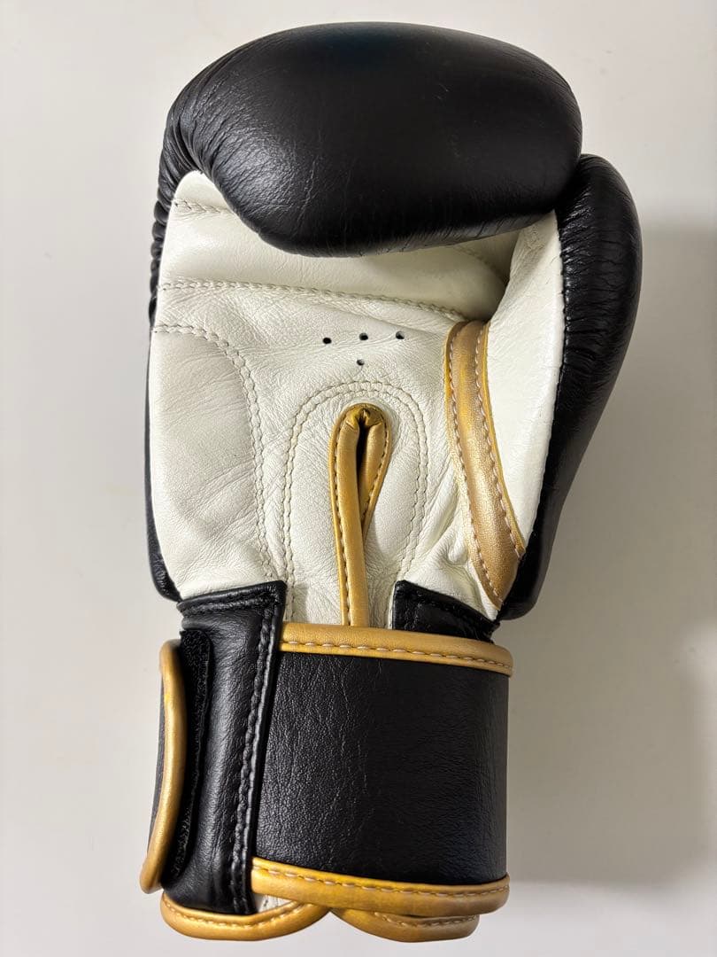 ISAMI BOXER ボクシンググローブ 10oz & バンテージ