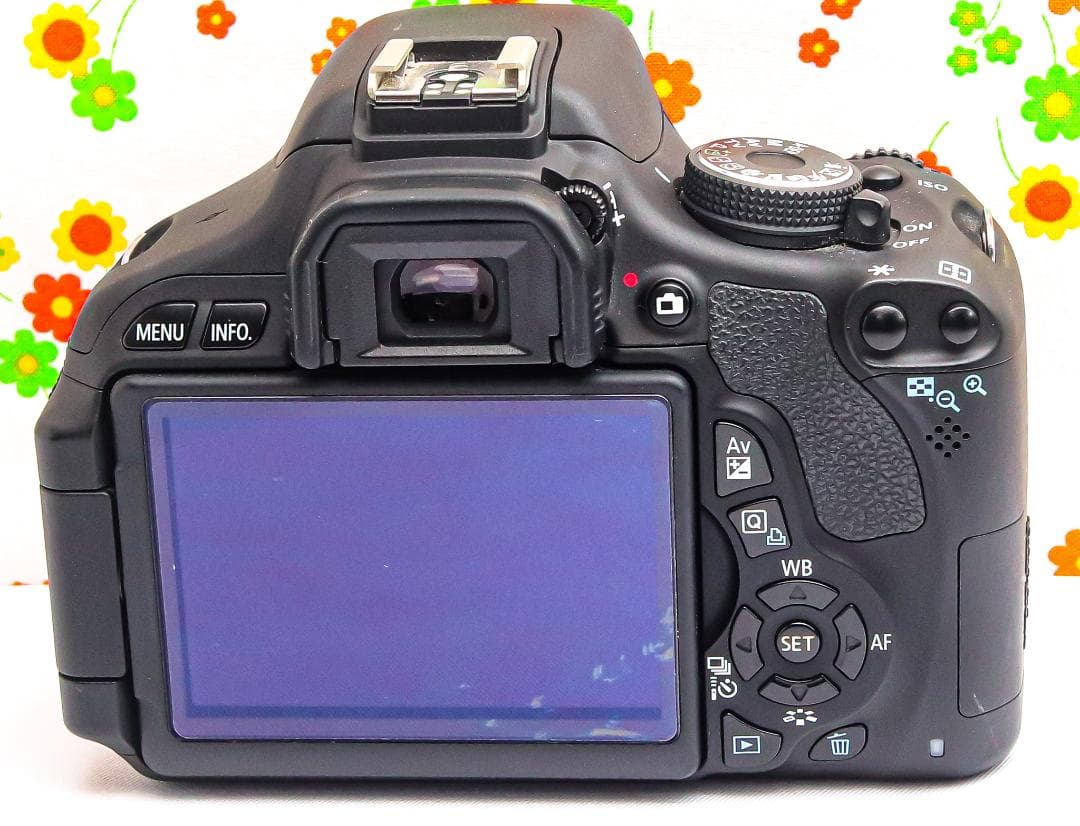 Canon Kiss X5 ☆スマホに転送可☆初めての一眼レフに☆自撮りもOK