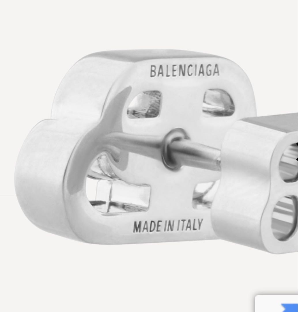 バレンシアガピアス