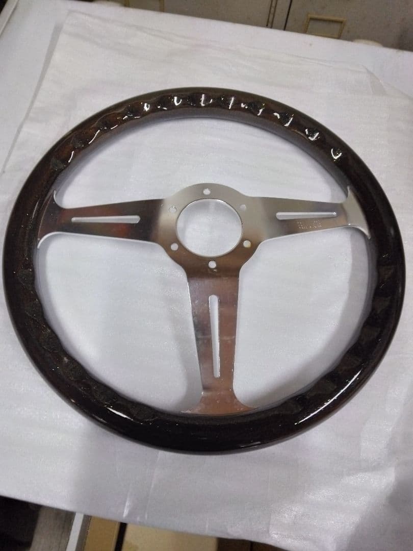3スポーク ステアリング ブラウンウッド8さん専用です。ホーンボタン付きです。