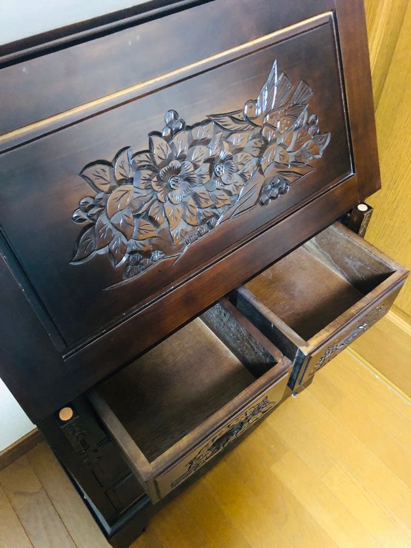 木製キャビネット ライティングビューロー　彫刻デザイン 引き出し付き