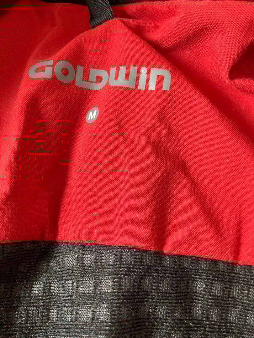 GOLDWIN スキーウェア上下　セット 赤いジャケットと青いパンツ　メンズM