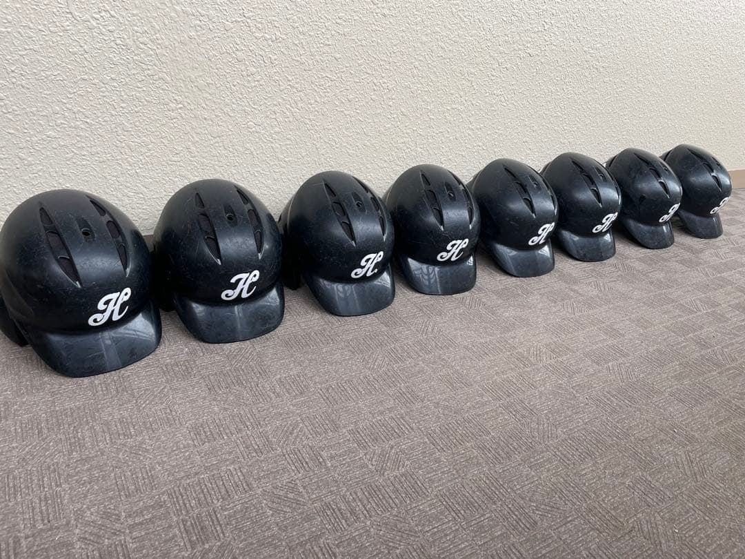 軟式野球　ヘルメット　8個　収納ケース付き