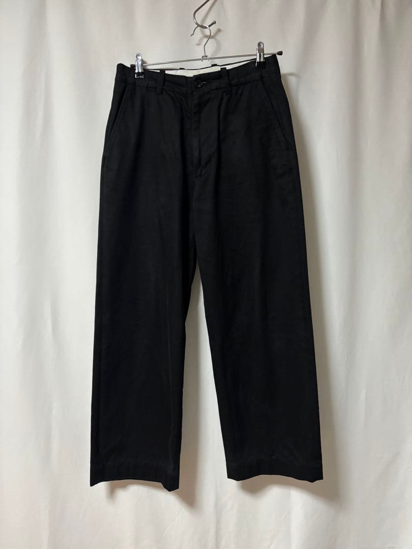 universal products チノパン ブラック