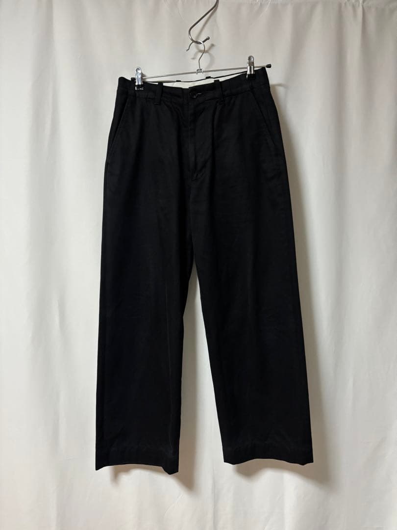 universal products チノパン ブラック