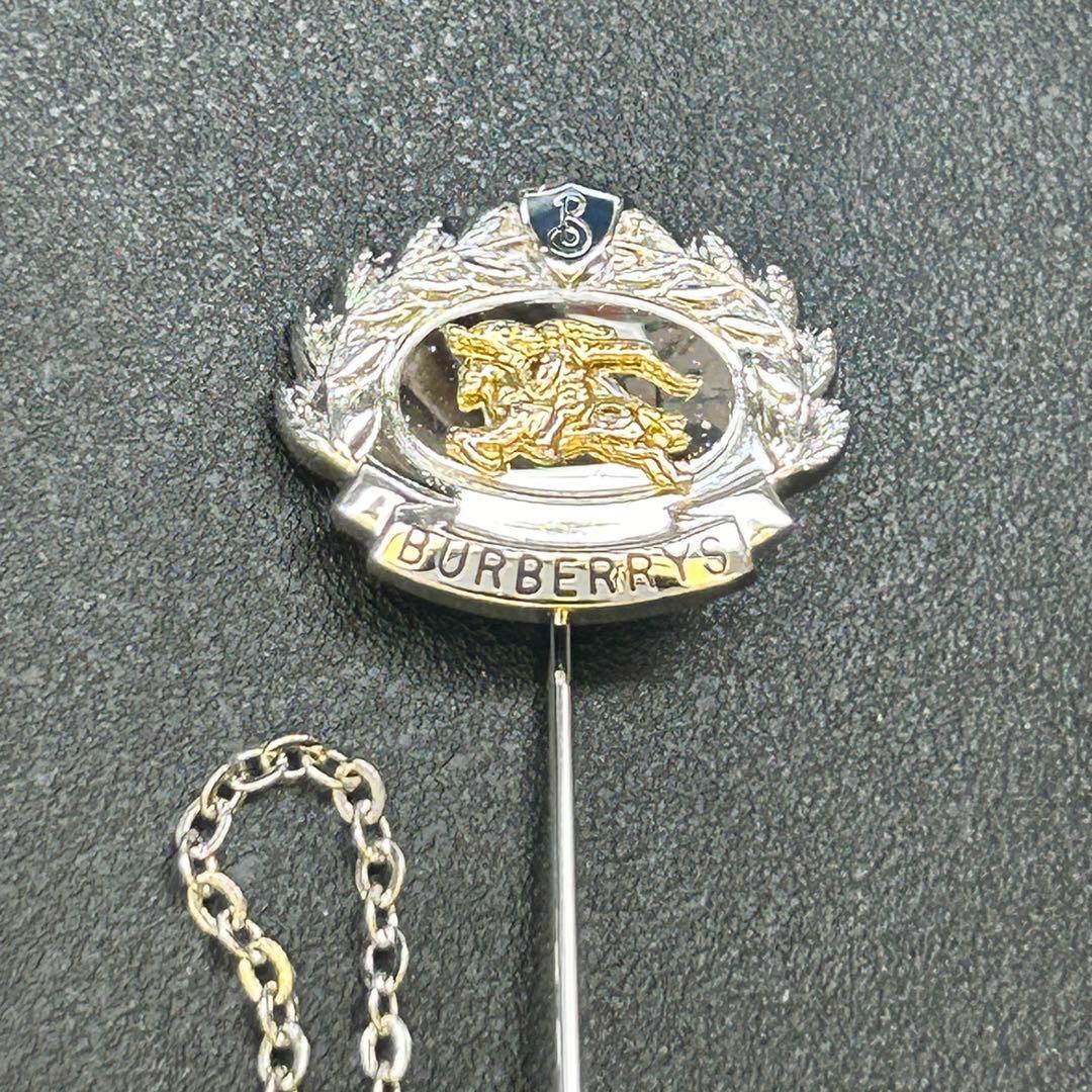 極美品　バーバリー　シルバーにゴールドホースロゴ　ラペルピン　ピンブローチ