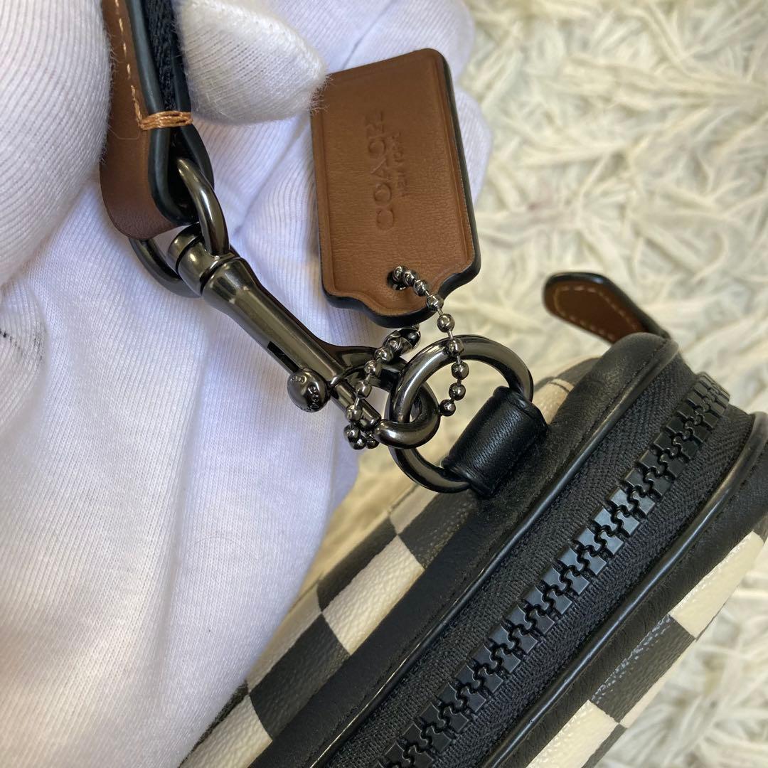 チェッカー クロスボディー C6775 チョーク×ブラック カメラバッグ 白 黒