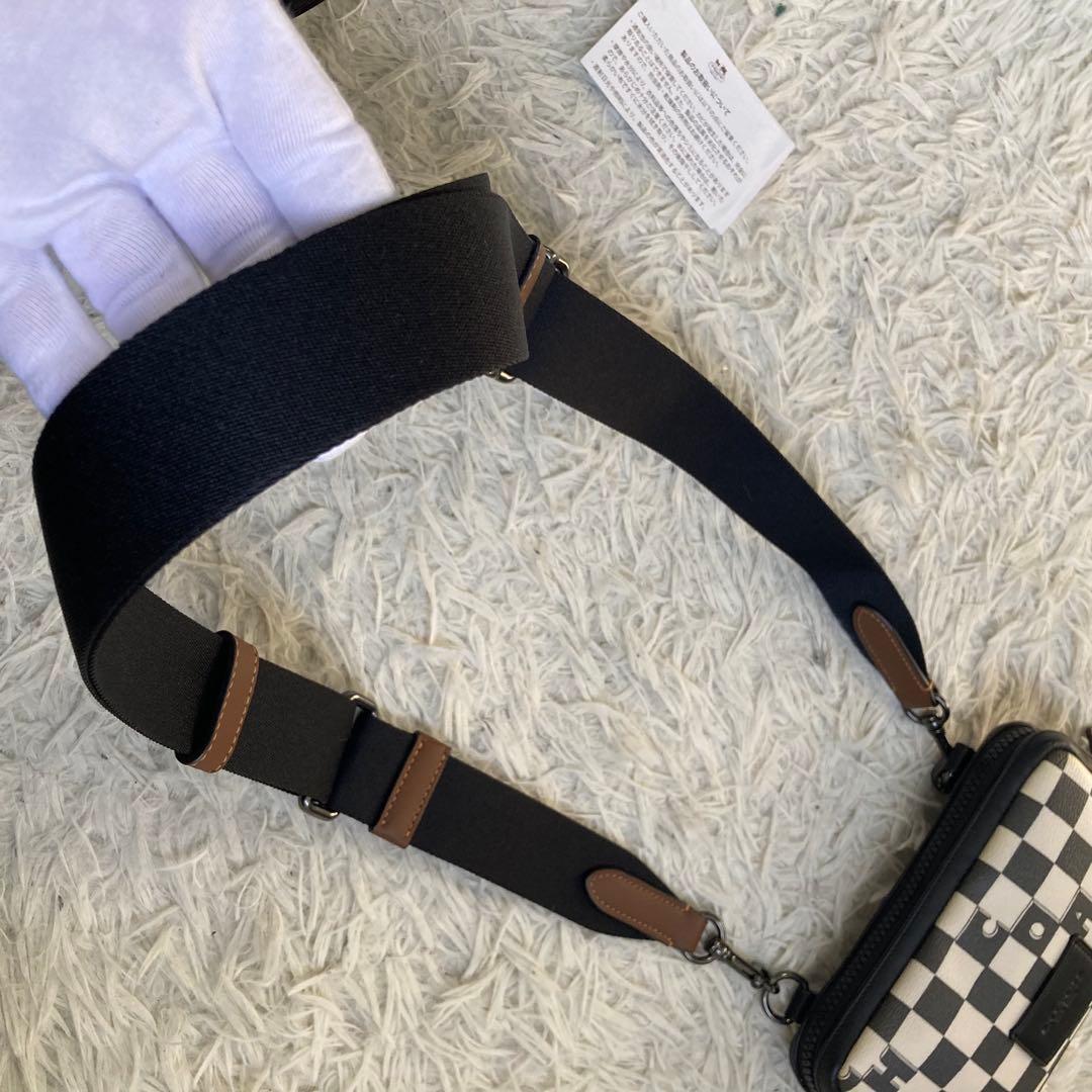 チェッカー クロスボディー C6775 チョーク×ブラック カメラバッグ 白 黒