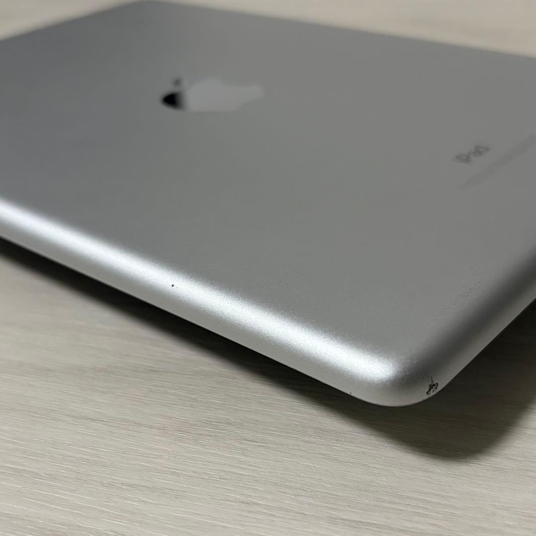 iPad第6世代 32GB シルバー Wi-Fiモデル　バッテリー容量60%
