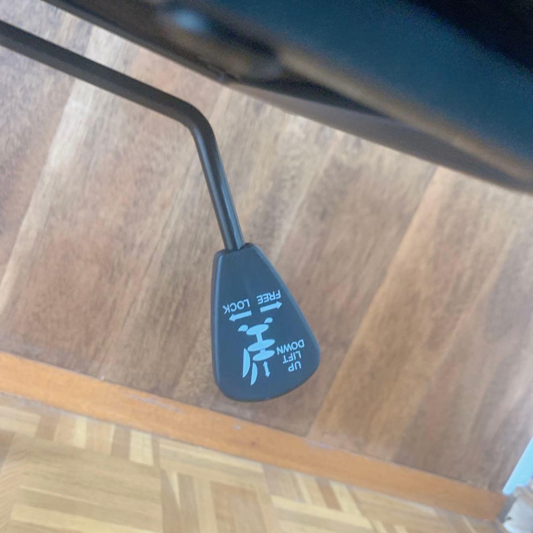 【匿名配送&送料込み】CRASH GATE デスクチェア 椅子 ブラック