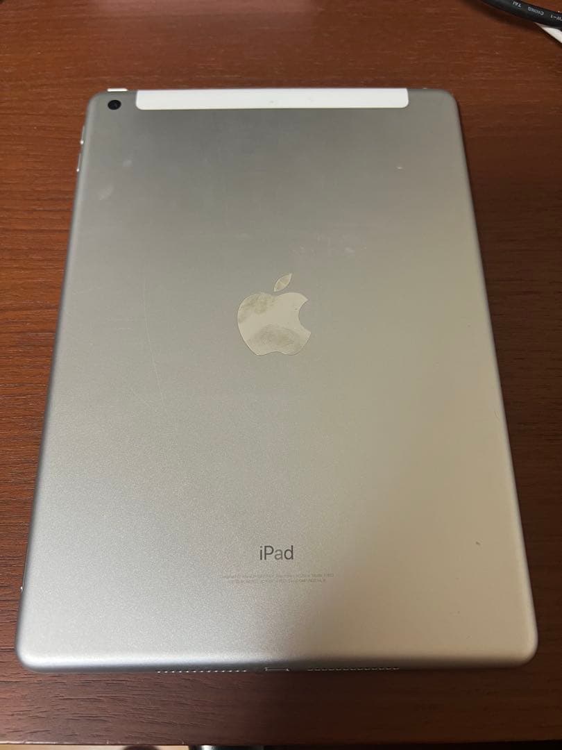 iPad 第5世代 32GB Wi-Fi＋Cellular 初期化済