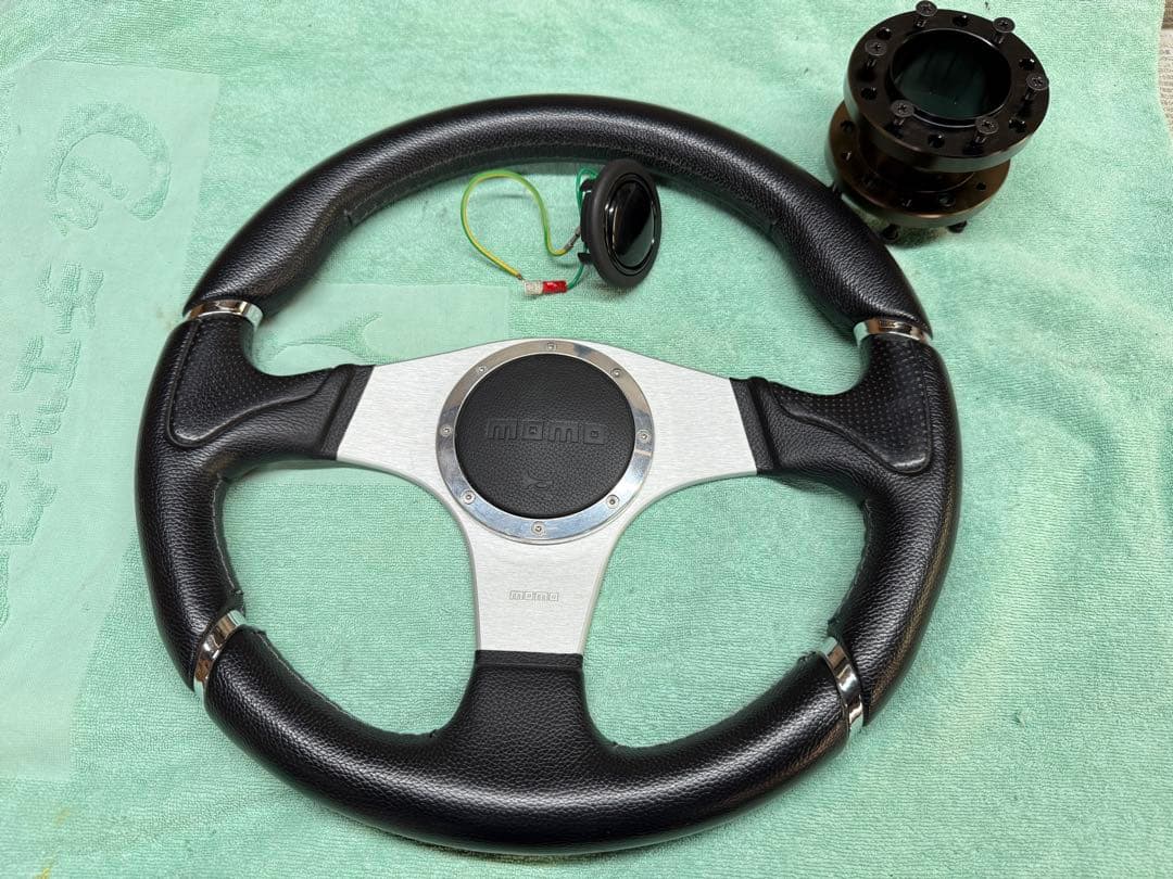 MOMO ミレニアム M-51 ステアリング