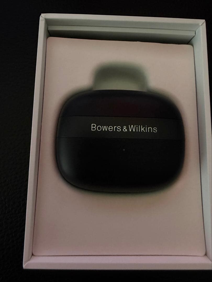 Bowers & Wilkins ワイヤレスイヤホン Pi8