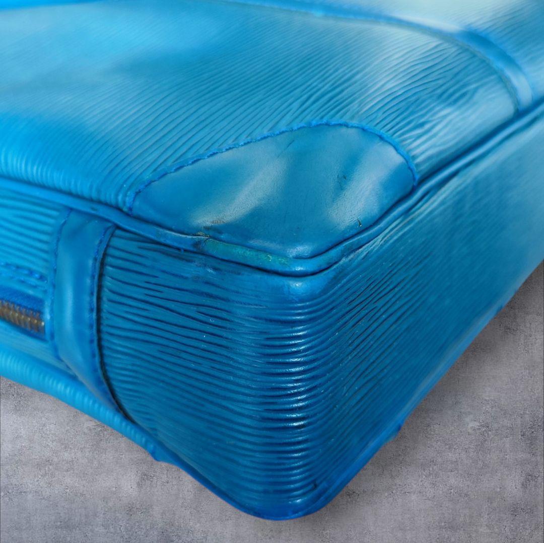 LOUIS VUITTONエピ ヴォワヤージュビジネスバッグ トレドブルー正規品