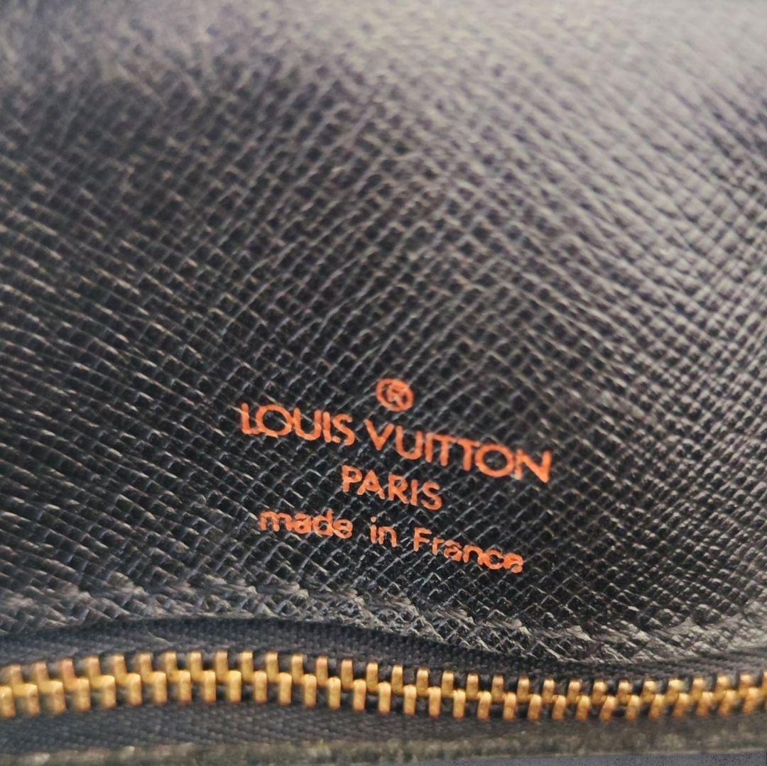 LOUIS VUITTONエピ ヴォワヤージュビジネスバッグ トレドブルー正規品