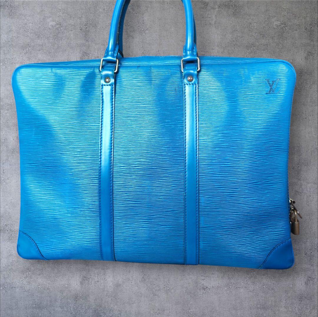 LOUIS VUITTONエピ ヴォワヤージュビジネスバッグ トレドブルー正規品