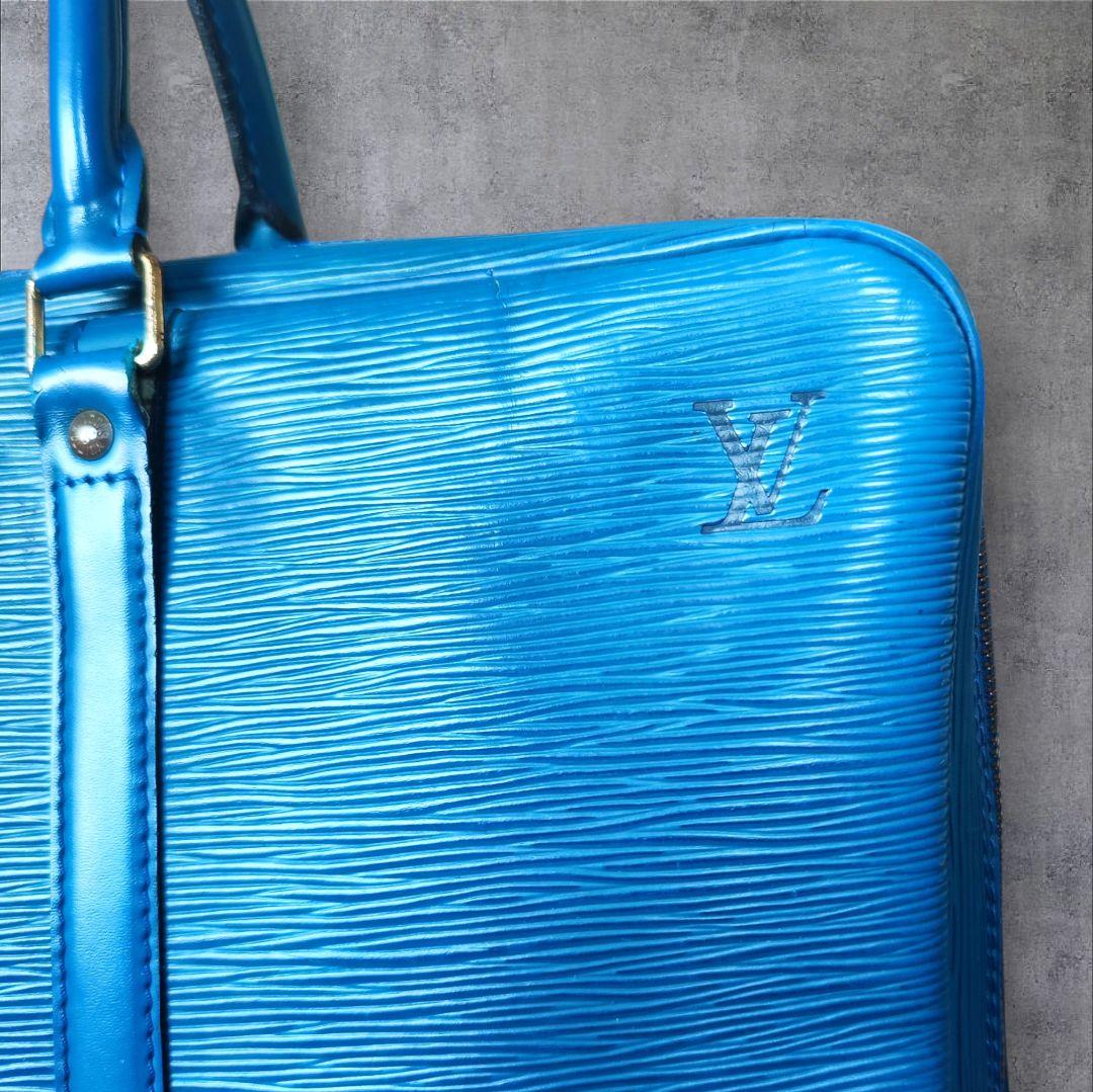 LOUIS VUITTONエピ ヴォワヤージュビジネスバッグ トレドブルー正規品