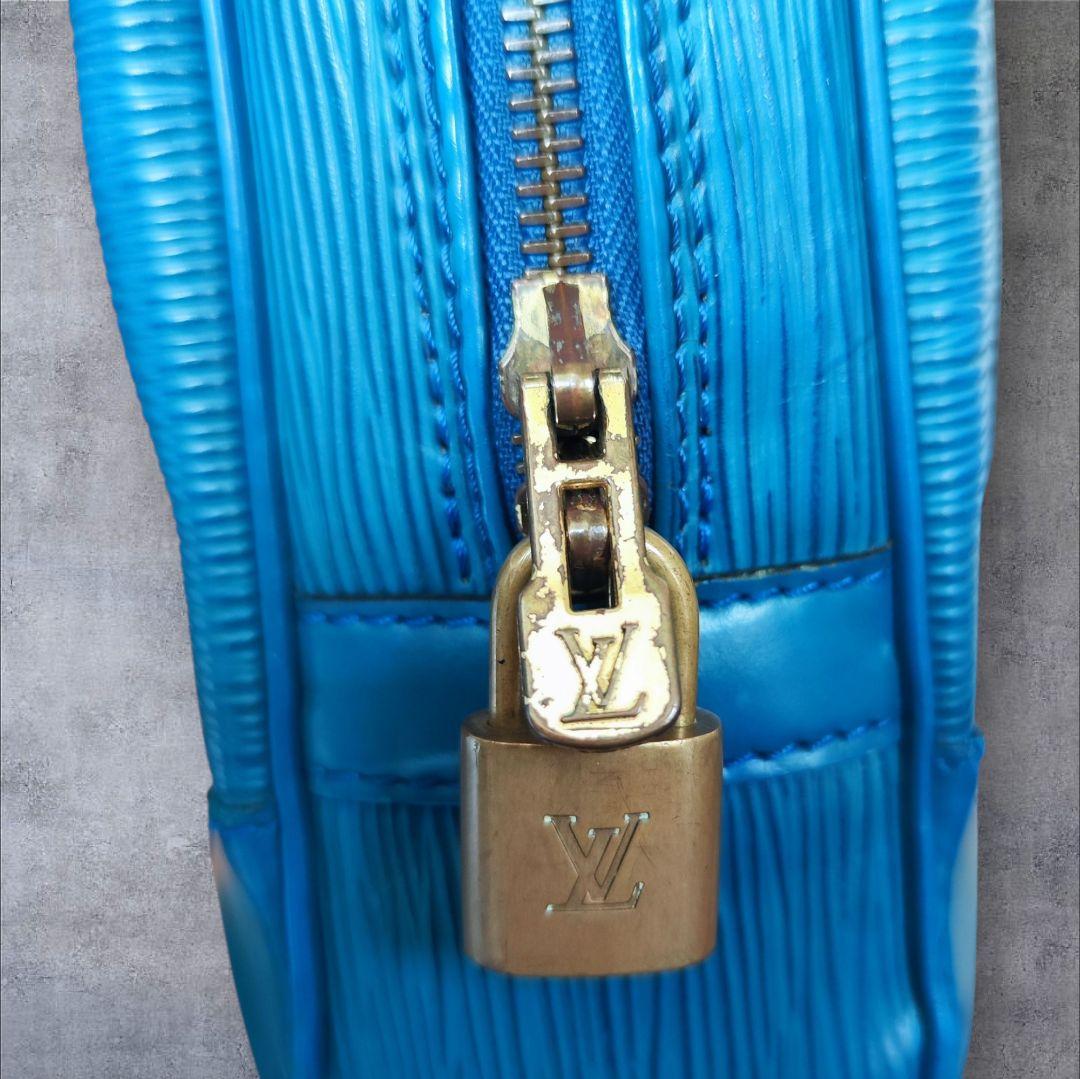 LOUIS VUITTONエピ ヴォワヤージュビジネスバッグ トレドブルー正規品