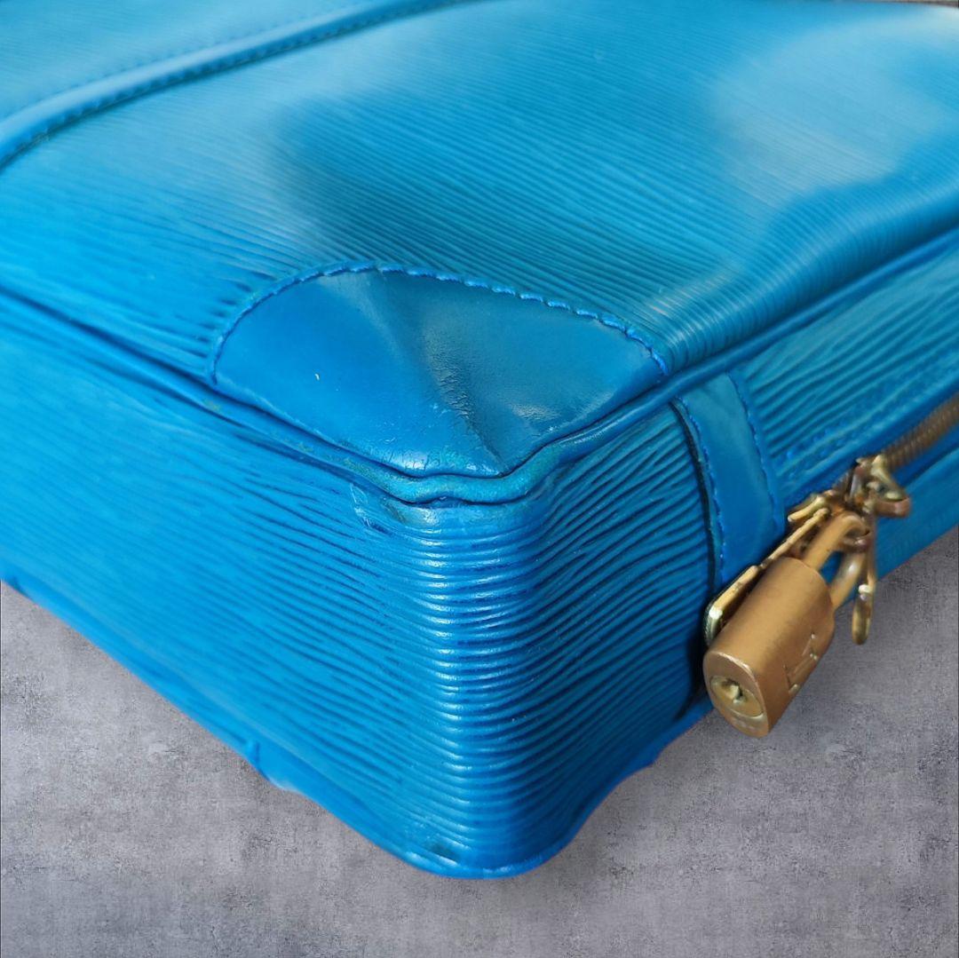 LOUIS VUITTONエピ ヴォワヤージュビジネスバッグ トレドブルー正規品