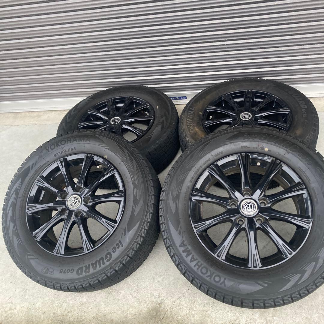 215/70/R16 ヨコハマ　 スタッドレスタイヤ4本 ホイール付き