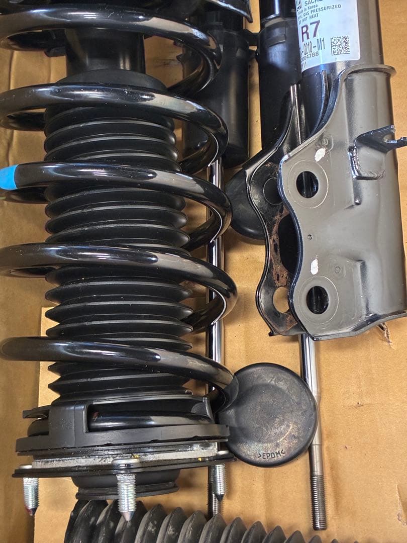 オデッセイRC4 純正 ノーマルサスペンション一式 新車外し RC1 RC5