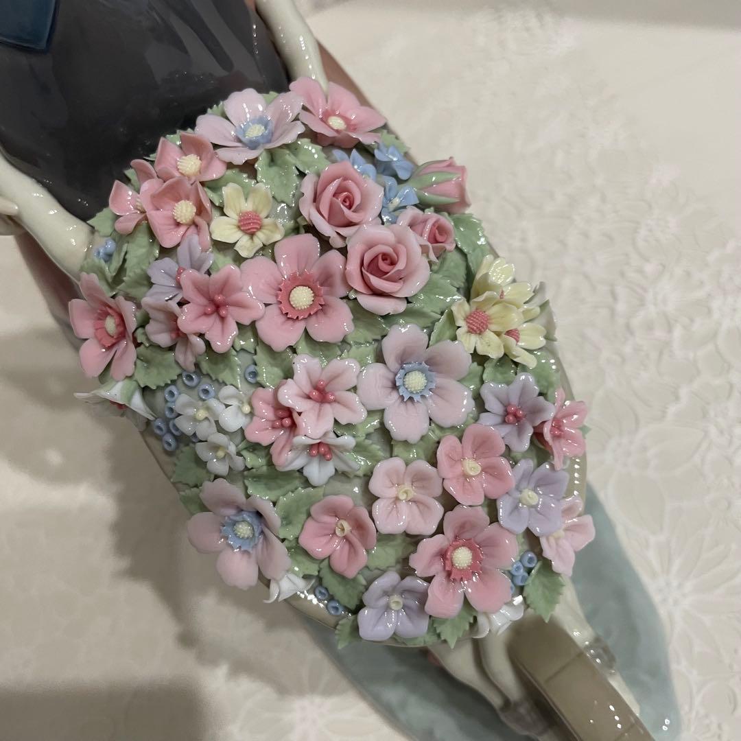 さら様　リヤドロ　LLADRO 花屋の姉妹シリーズ［花集め] [花車を押す少女]