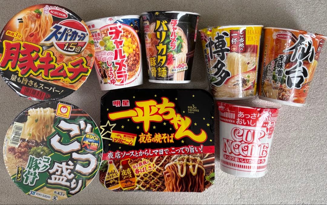 食品まとめ売り　詰め合わせ　計65点　カップ麺　菓子　カレー　他
