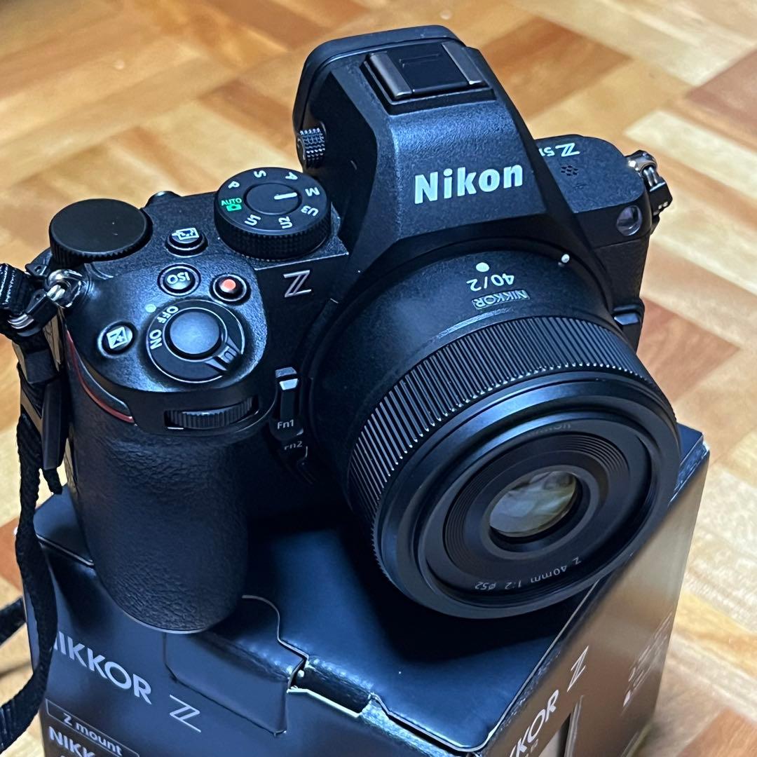 Nikon NIKKOR Z 40mm f/2 メタルフード、MCフィルター付属