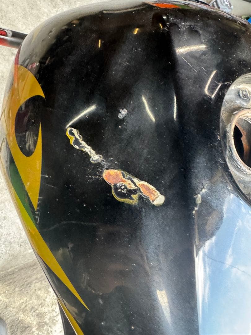 CB400SF nc39バイク用タンク 黒と黄色の炎模様