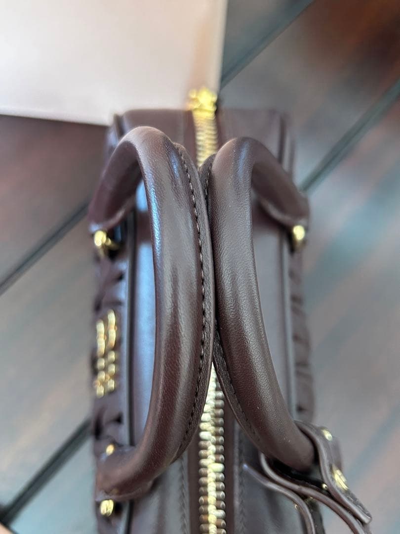 miumiu アルカディ　マテラッセレザーバッグ　バーガンディ