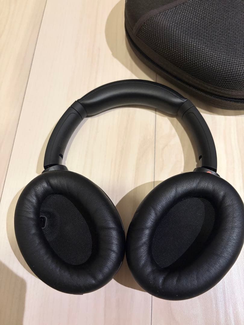 SONY WH-1000XM4 ワイヤレスヘッドホンブラック美品ケース付き