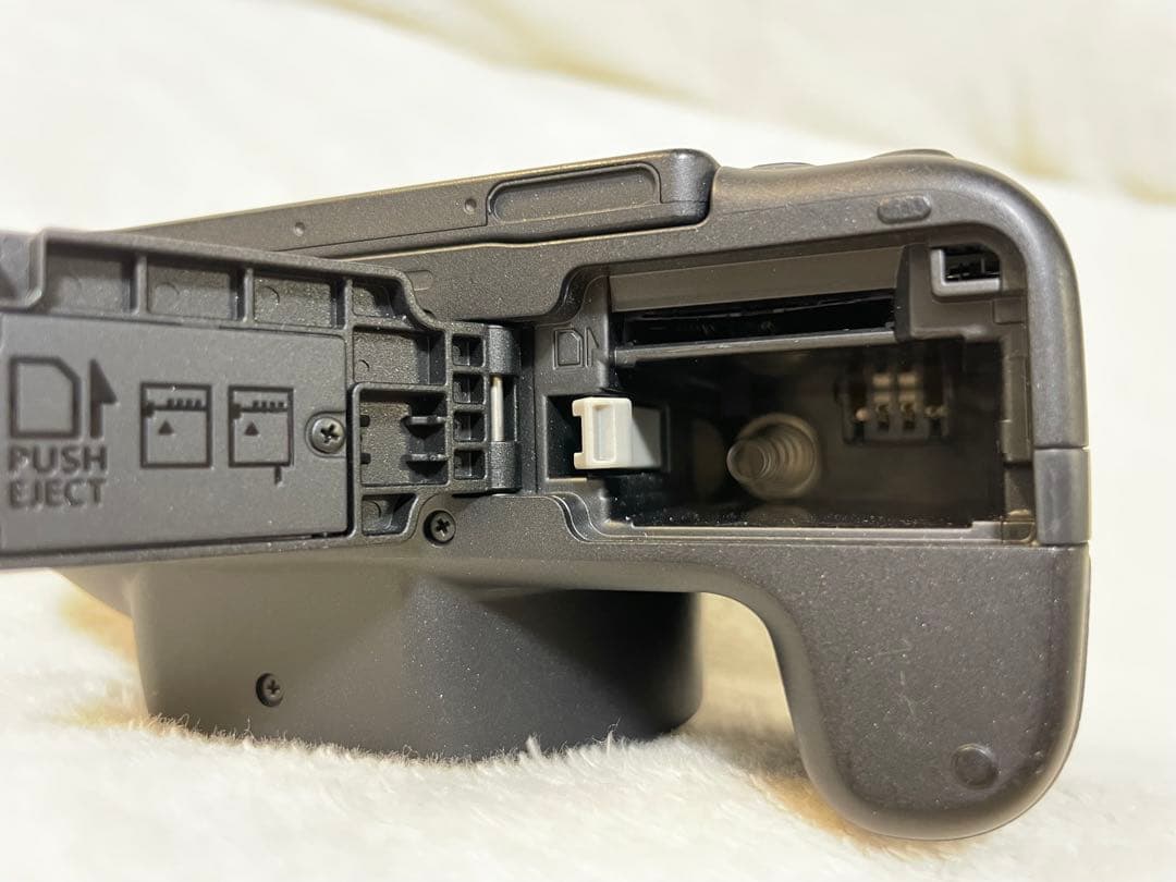 【める】Canon EOS Kiss X9ダブルレンズセット